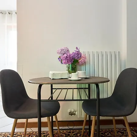 -luminosa 5 Stars With Balcony- Wifi Netflix 15 Minutes From Duomo 公寓