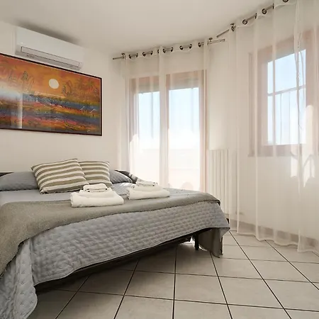 公寓 -luminosa 5 Stars With Balcony- Wifi Netflix 15 Minutes From Duomo
