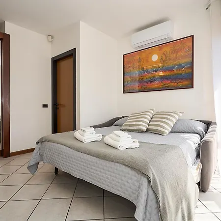 -luminosa 5 Stars With Balcony- Wifi Netflix 15 Minutes From Duomo 米兰
