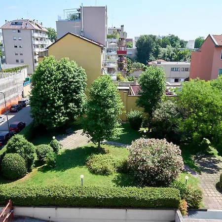 公寓 -luminosa 5 Stars With Balcony- Wifi Netflix 15 Minutes From Duomo 米兰